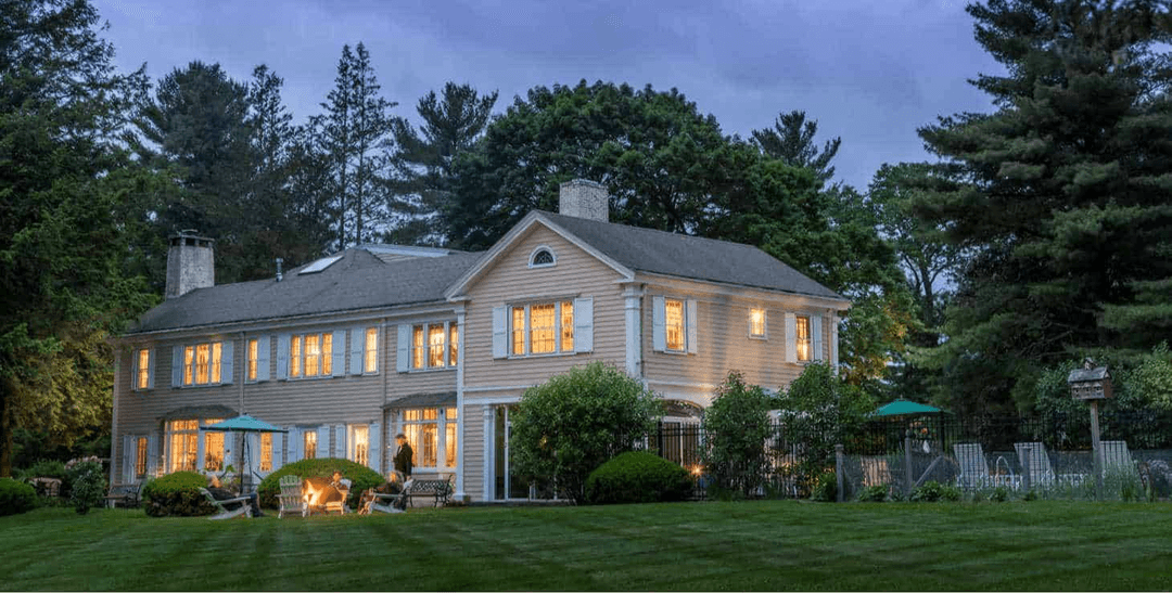 Overview of the Devonfield Inn in Lee, MA