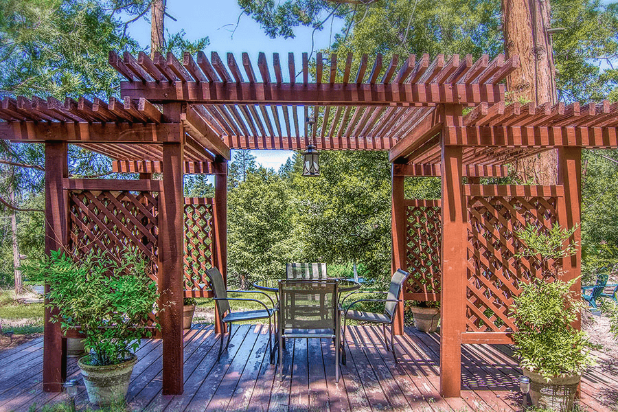 Relaxing porch in Woodland Park Manor