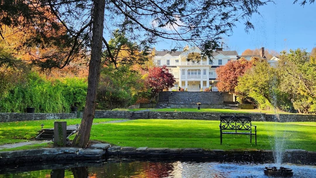 Mansion at Noble Lane grounds and front yard